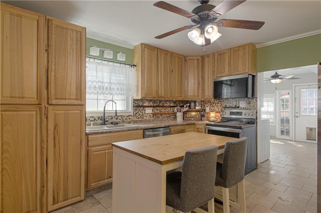 607 Miami Street Property Photo 7