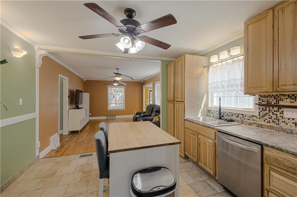 607 Miami Street Property Photo 10