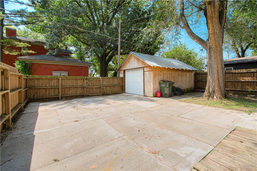607 Miami Street Property Photo 37