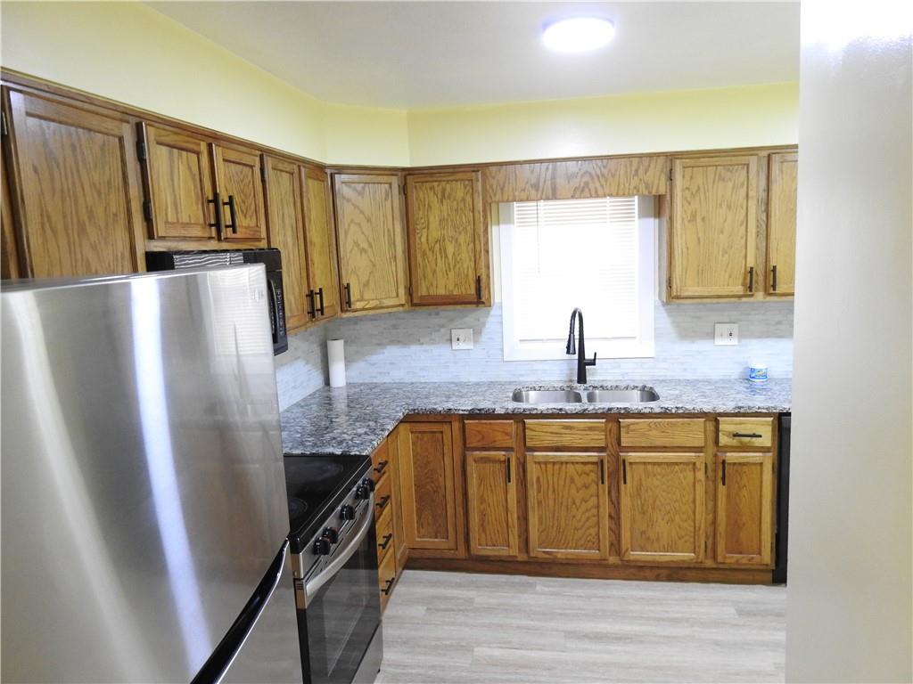 706 S Northern Boulevard Property Photo 4