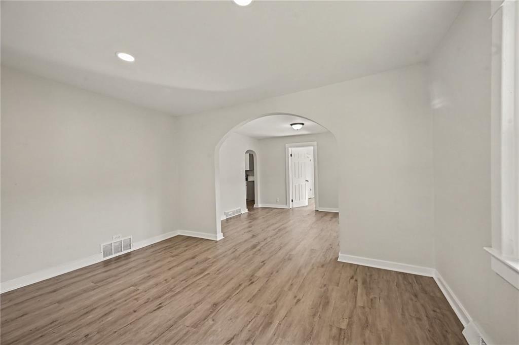 619 S Ash Avenue Property Photo 6