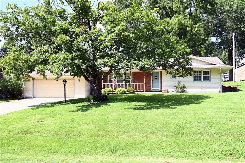 1203 W Price Avenue Property Photo 4