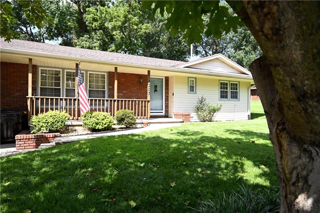 1203 W Price Avenue Property Photo 5