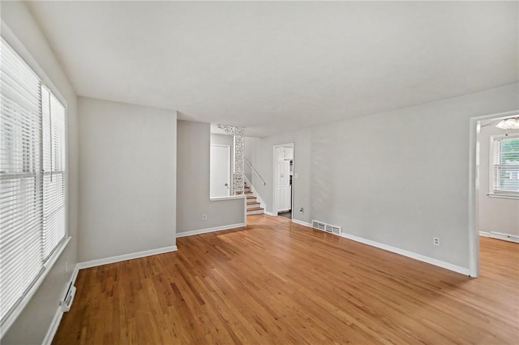 11214 E 53rd Terrace Property Photo 5
