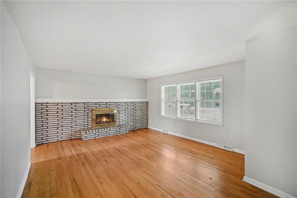 11214 E 53rd Terrace Property Photo 6
