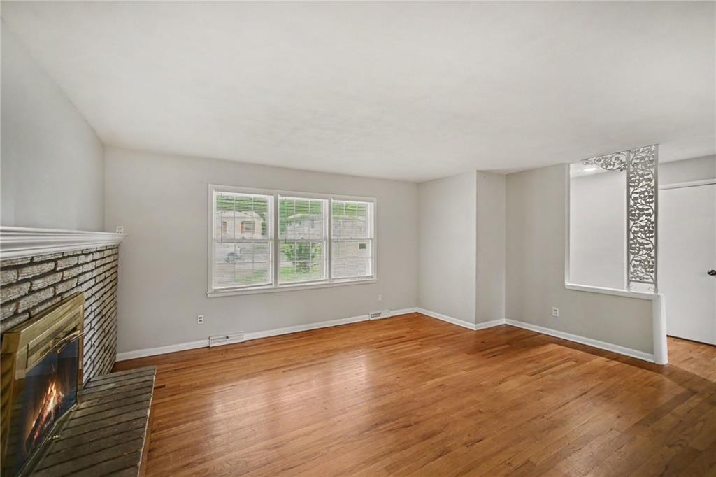 11214 E 53rd Terrace Property Photo 7