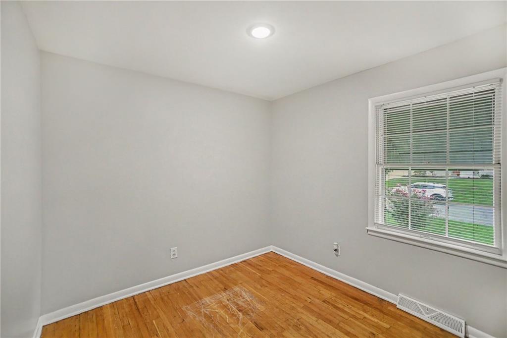 11214 E 53rd Terrace Property Photo 16