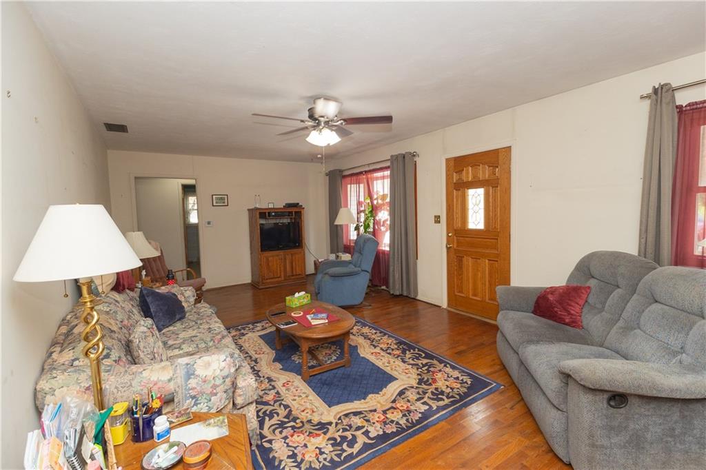 4100 Main Street Property Photo 6
