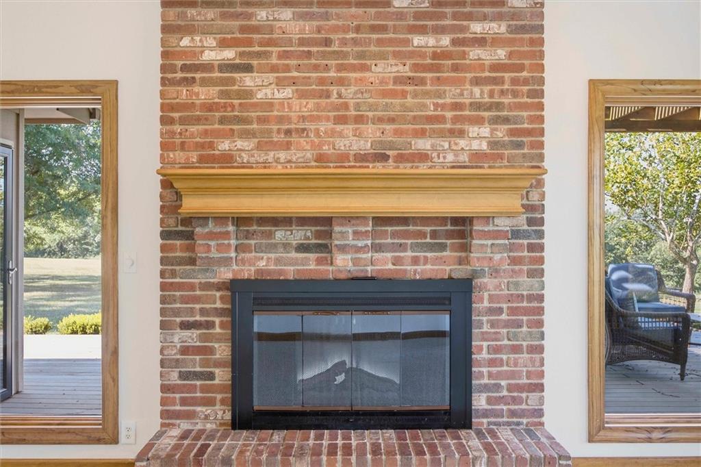 856 E 1150 Road Property Photo 21