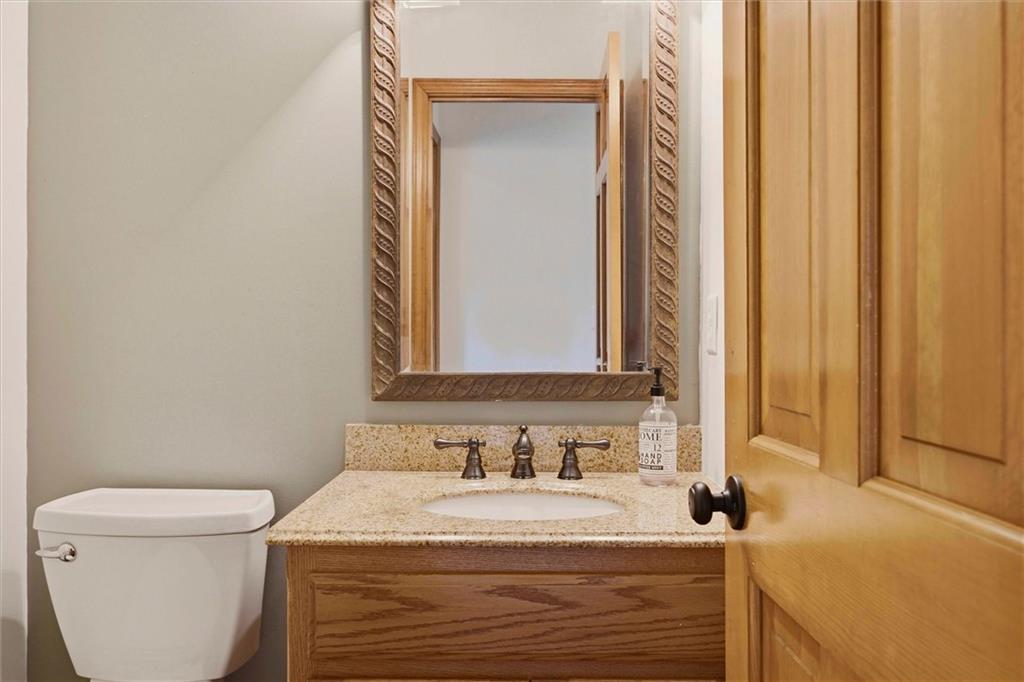 856 E 1150 Road Property Photo 23