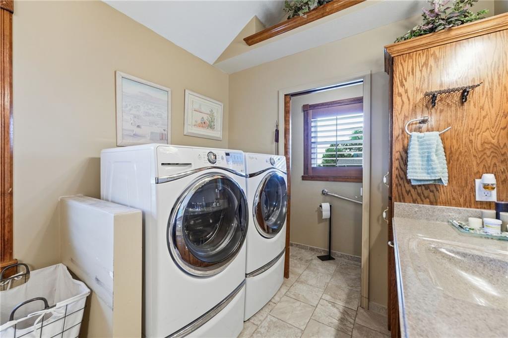 1002 Wright Street Property Photo 17