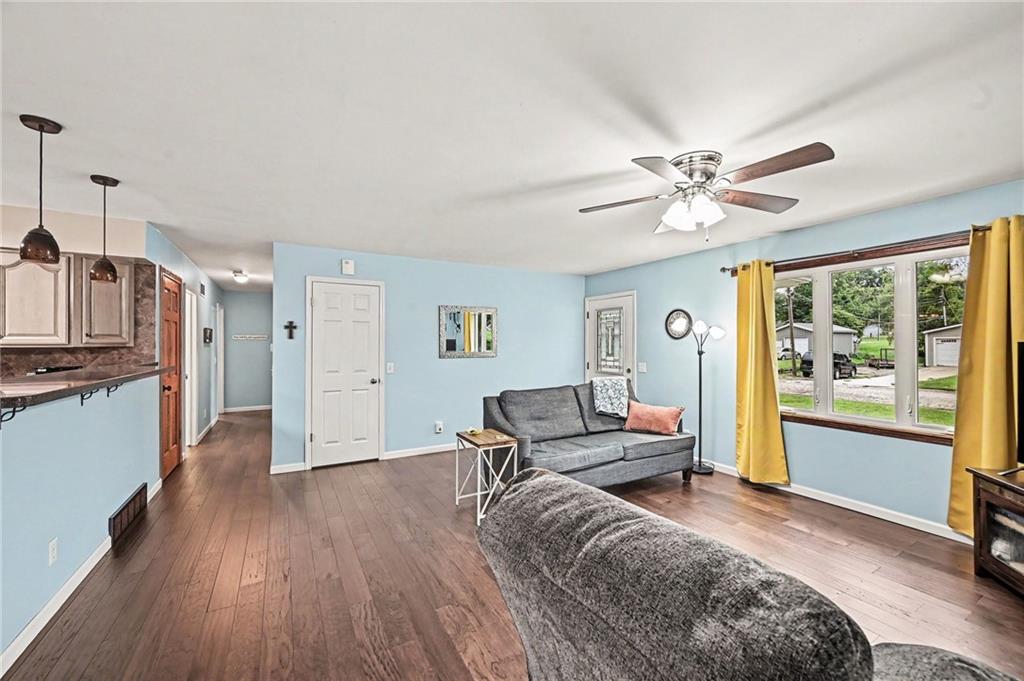 1200 W Maple Street Property Photo 6