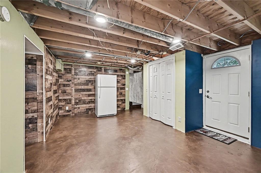 1200 W Maple Street Property Photo 19