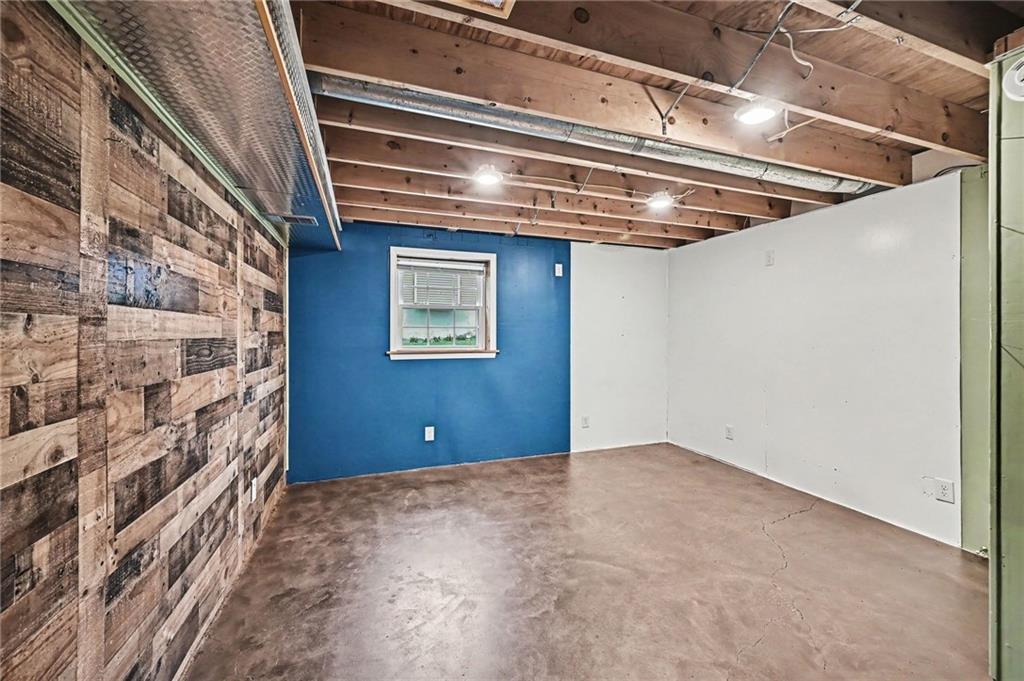 1200 W Maple Street Property Photo 20
