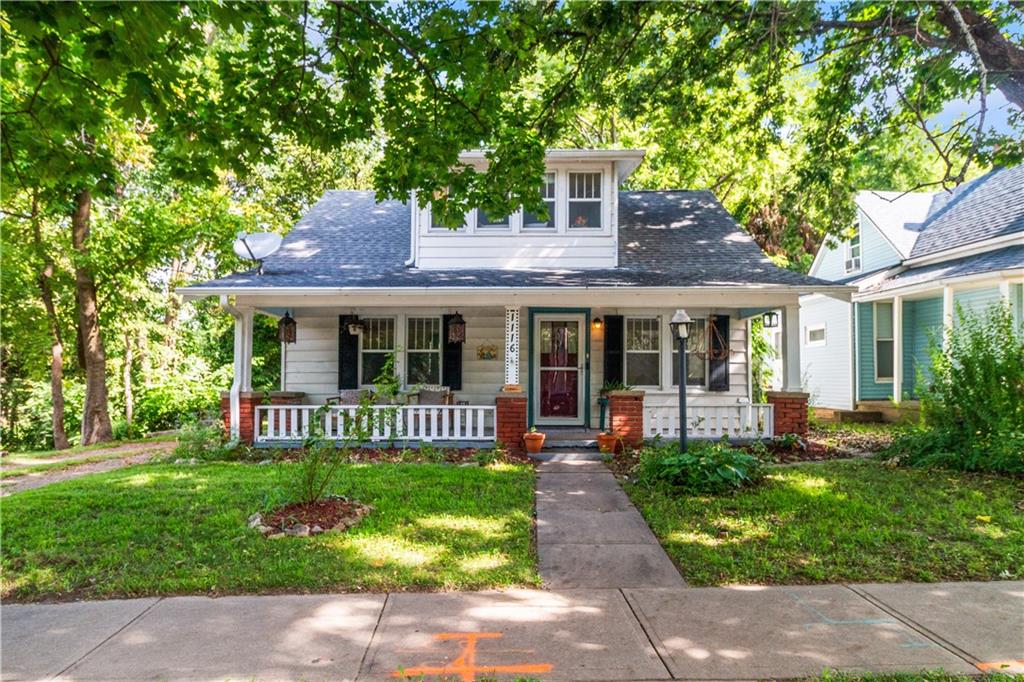 1116 W Maple Avenue Property Photo 1