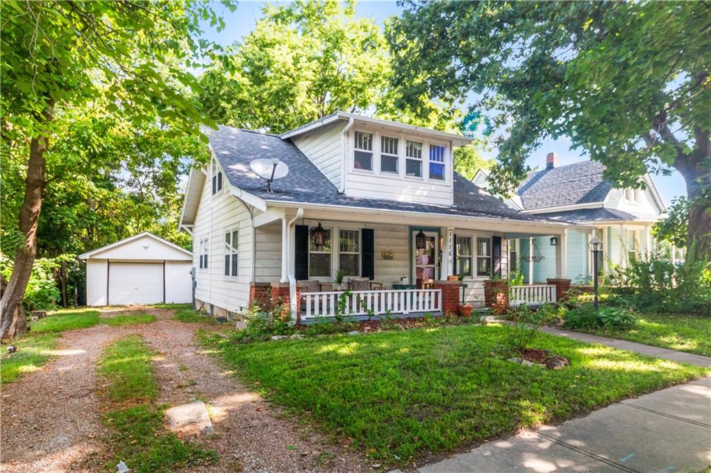 1116 W Maple Avenue Property Photo 2