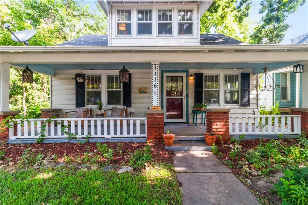 1116 W Maple Avenue Property Photo 3