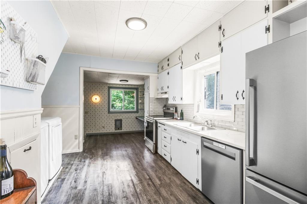 1116 W Maple Avenue Property Photo 8