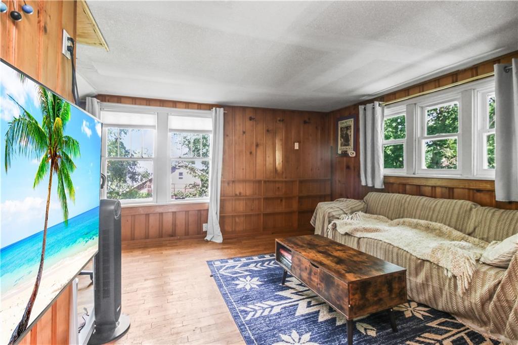 1116 W Maple Avenue Property Photo 17
