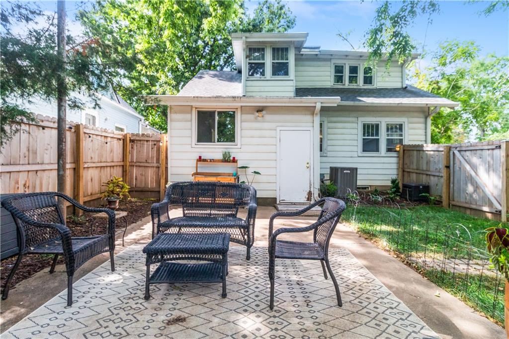 1116 W Maple Avenue Property Photo 19