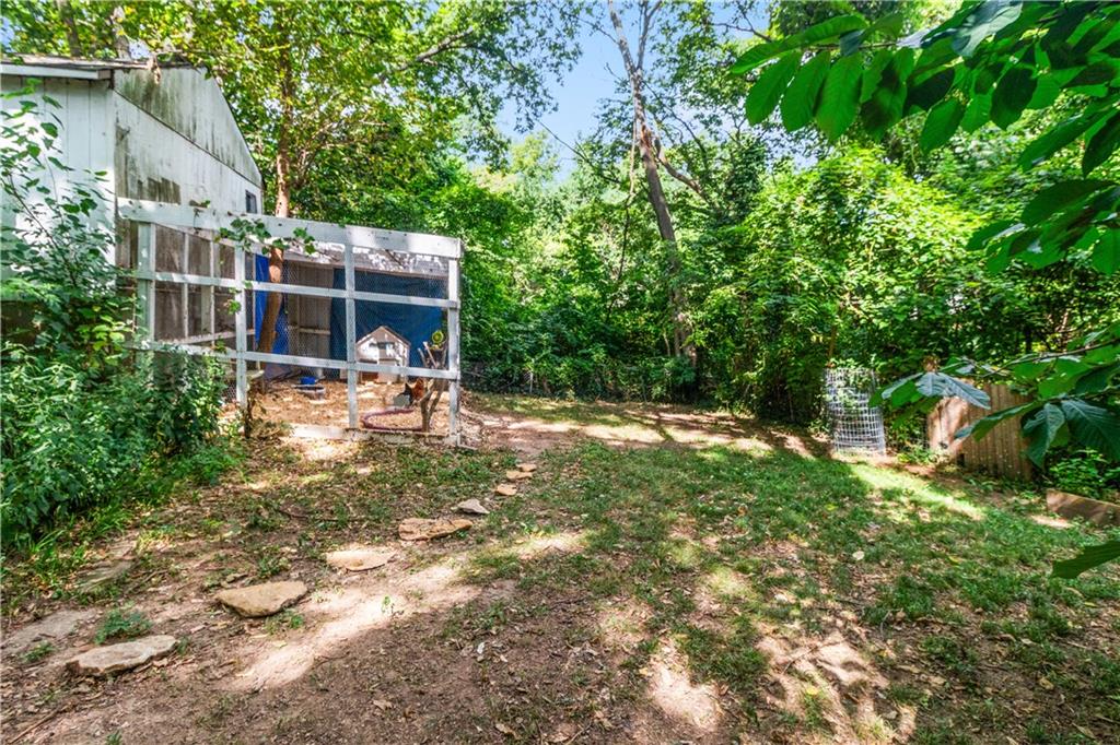 1116 W Maple Avenue Property Photo 22
