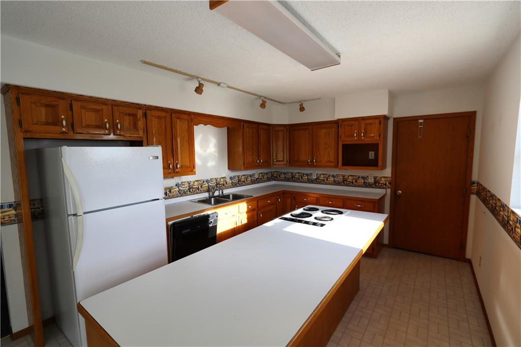 2908 S Day Road Property Photo 2