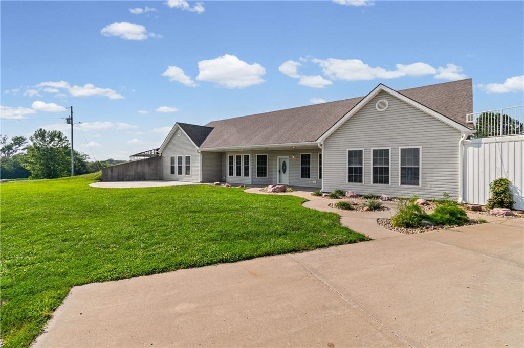 1330 270th Street Property Photo 4
