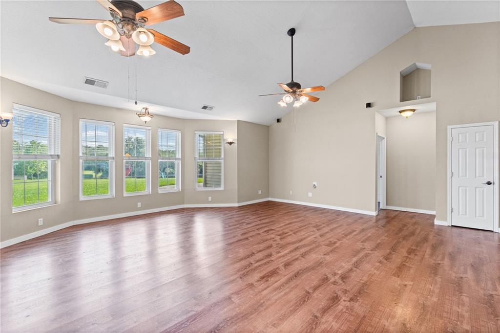 1330 270th Street Property Photo 8