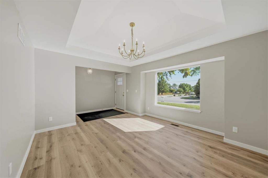 1206 W Lucy Webb Road Property Photo 7