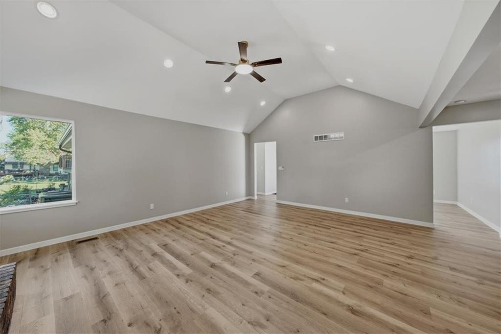1206 W Lucy Webb Road Property Photo 8