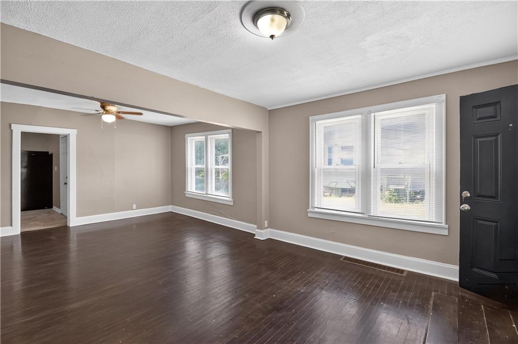 515 E Kansas Avenue Property Photo 6