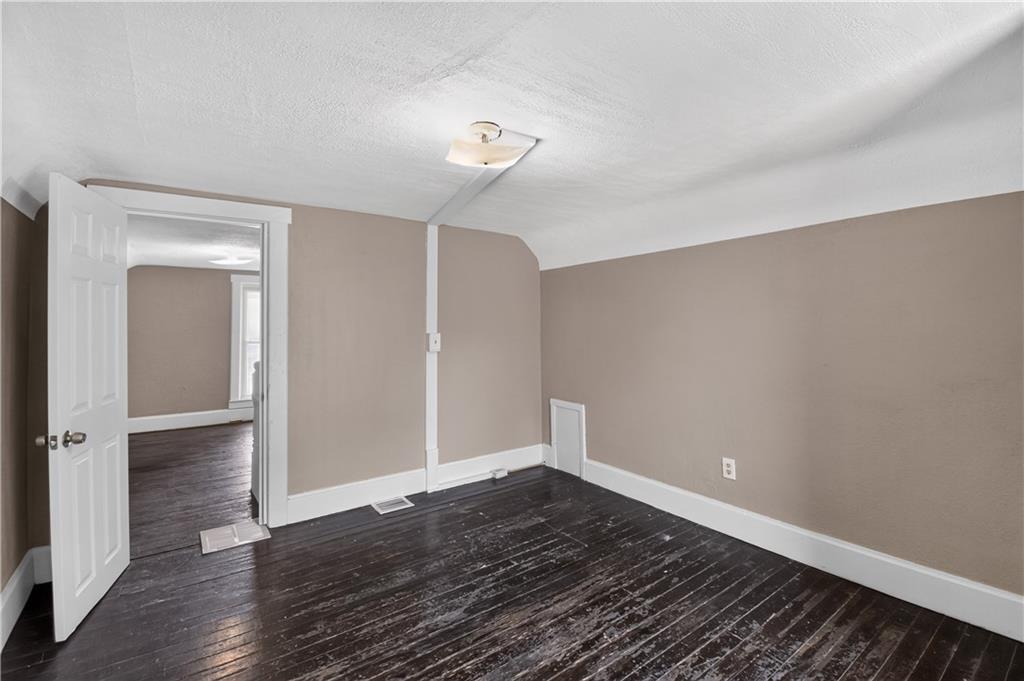 515 E Kansas Avenue Property Photo 14