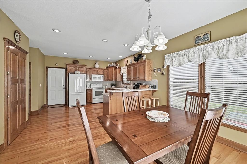 508 Ne Hans Drive Property Photo 13