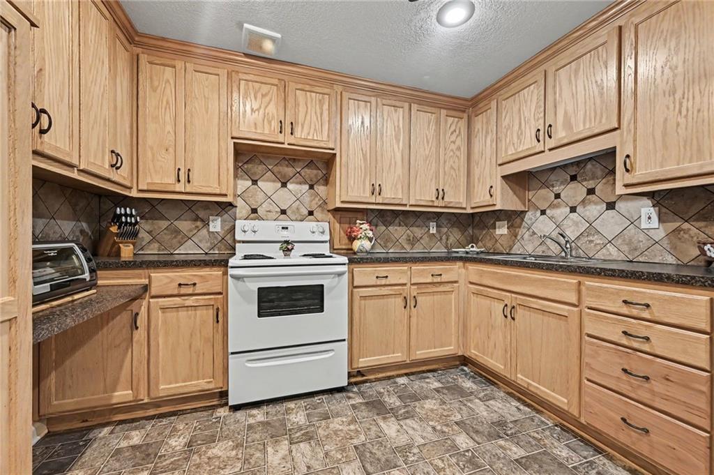 508 Ne Hans Drive Property Photo 32