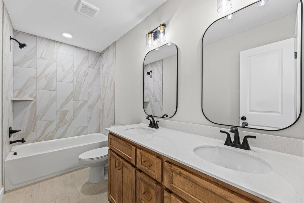 16561 W 165th Place Property Photo 42