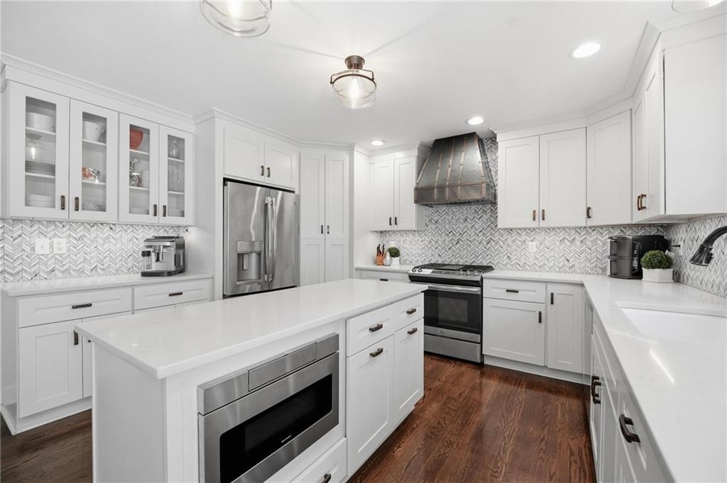 5305 W 83rd Street Property Photo 5