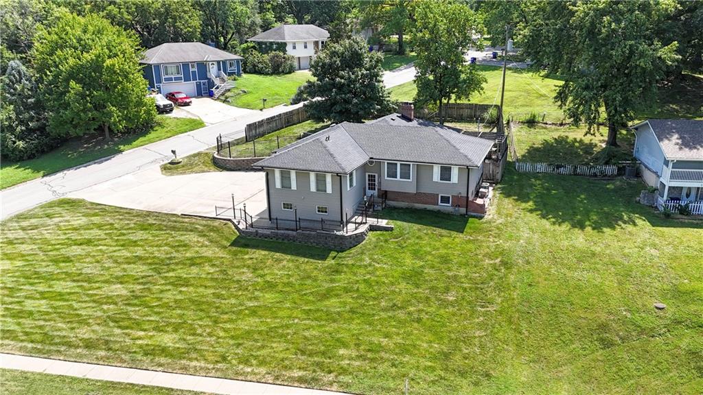 5902 Noland Road Property Photo 1