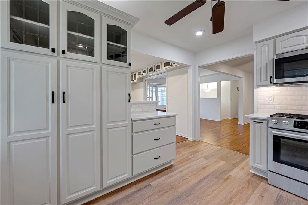 5902 Noland Road Property Photo 8