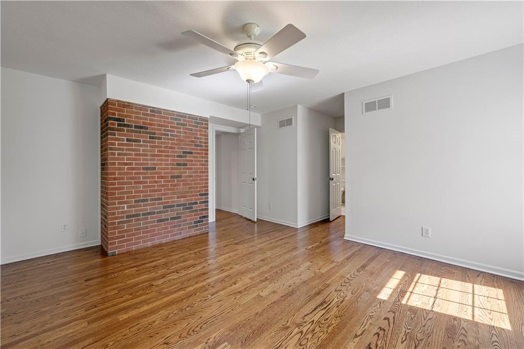 5902 Noland Road Property Photo 11