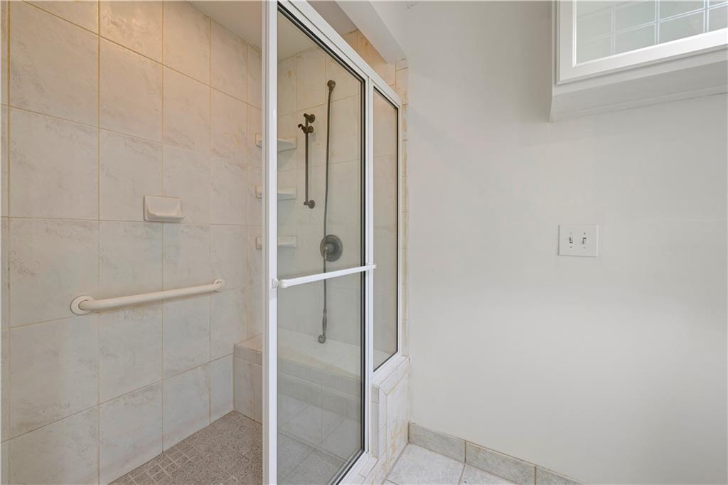 5902 Noland Road Property Photo 14
