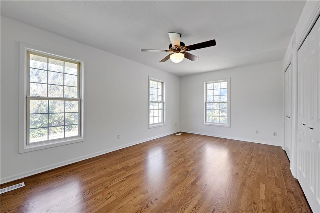 5902 Noland Road Property Photo 19