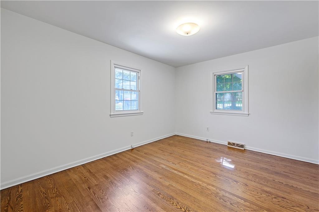 5902 Noland Road Property Photo 21
