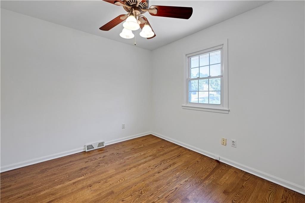5902 Noland Road Property Photo 22