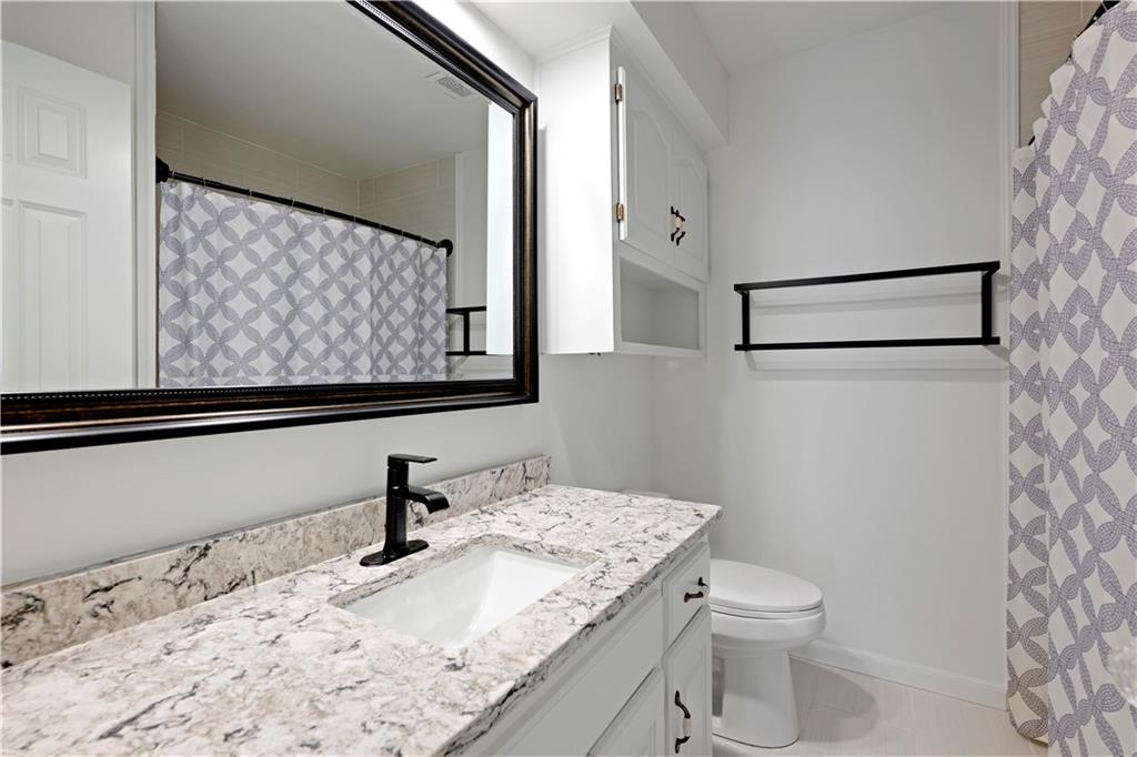 5902 Noland Road Property Photo 23