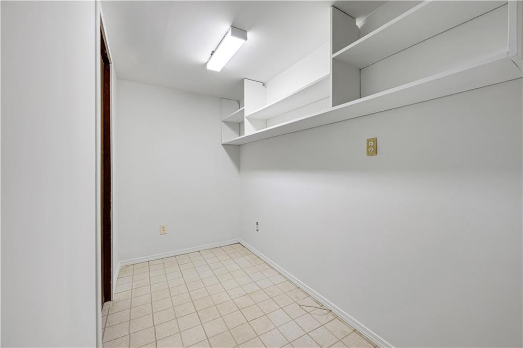 5902 Noland Road Property Photo 30