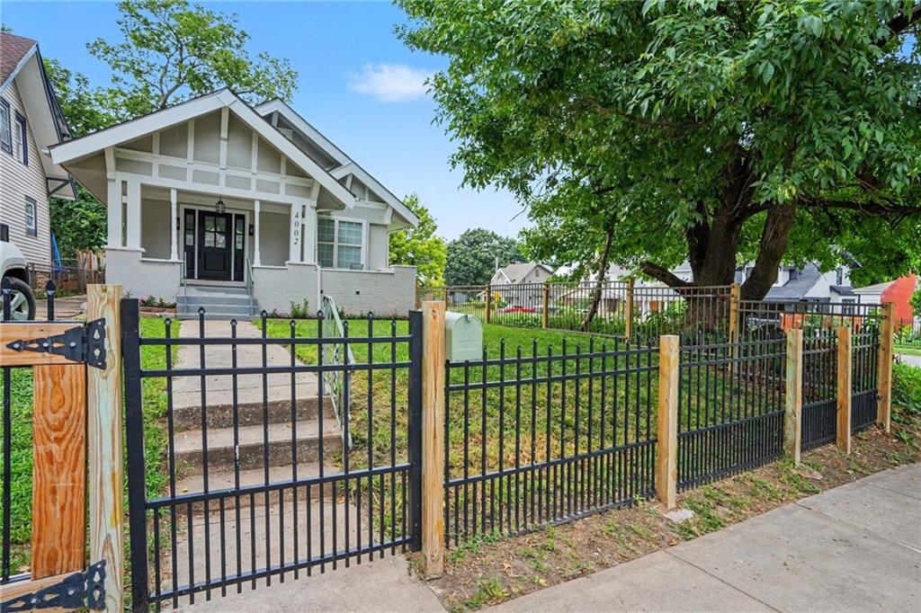 4002 S Benton Avenue Property Photo 1