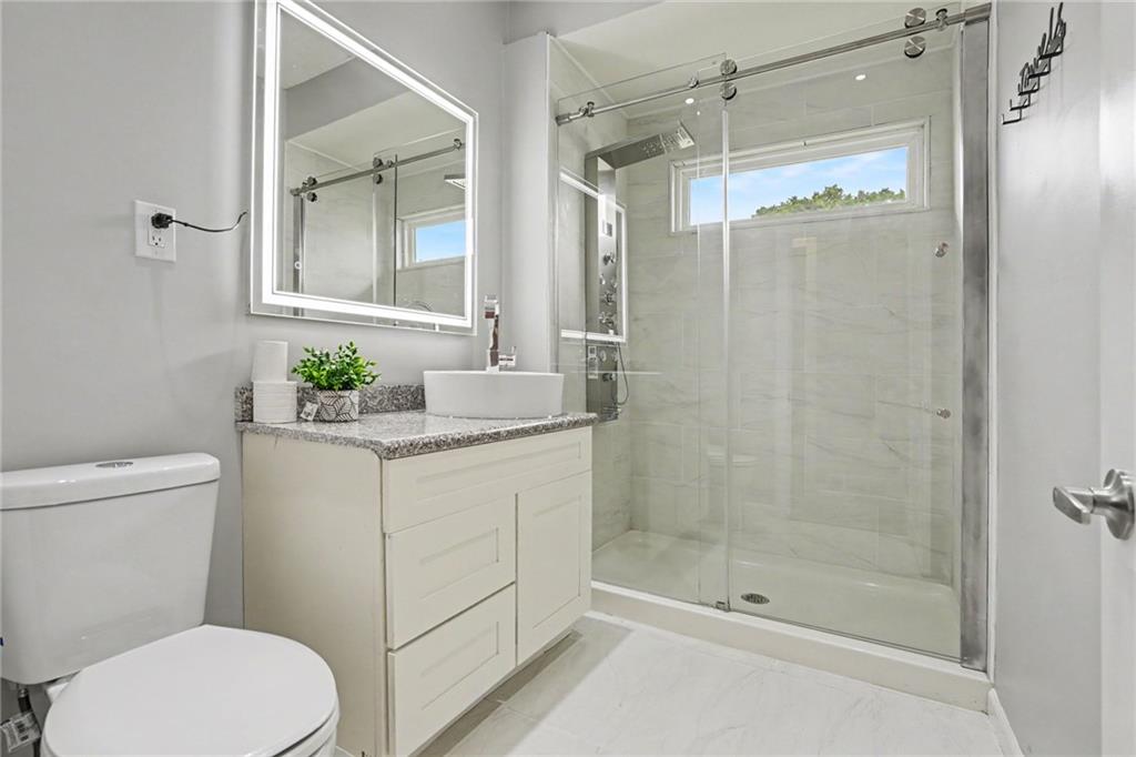 4002 S Benton Avenue Property Photo 10