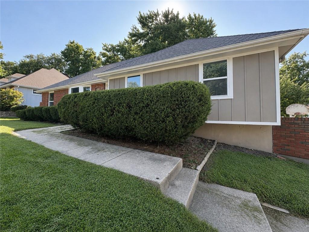7504 Overton Avenue Property Photo 2