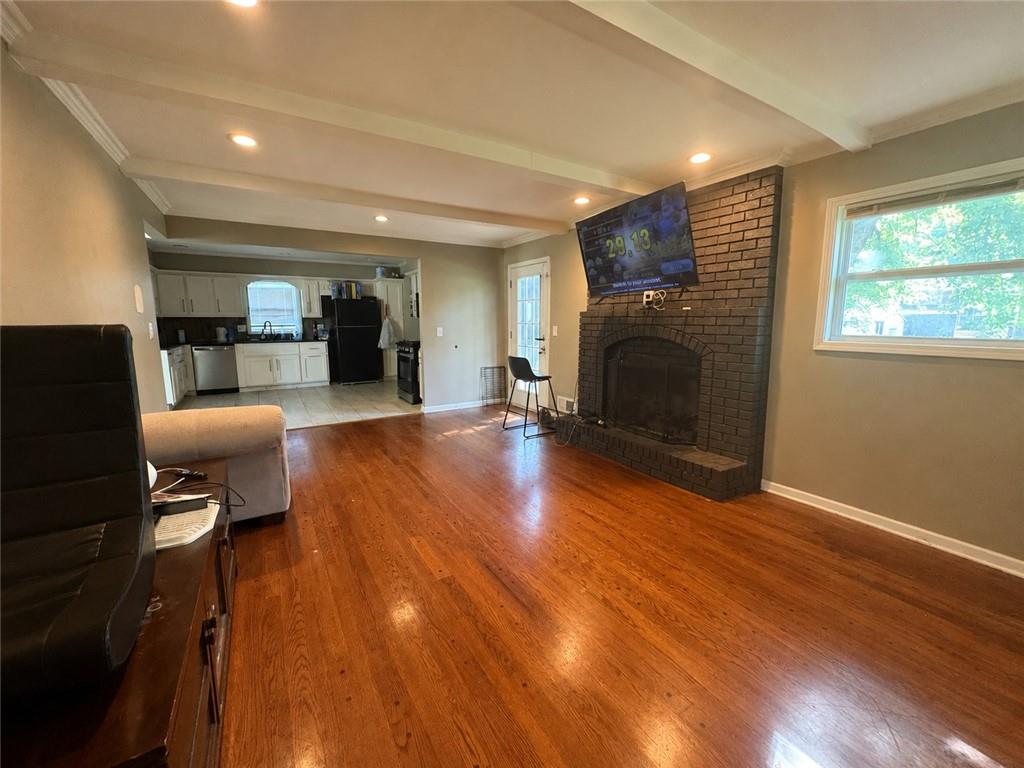 7504 Overton Avenue Property Photo 6