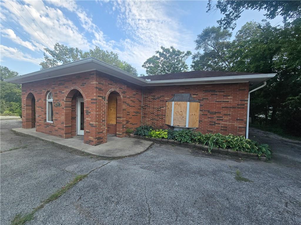 321 W Broadway Avenue Property Photo